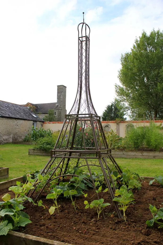 Eiffel Tower Frame