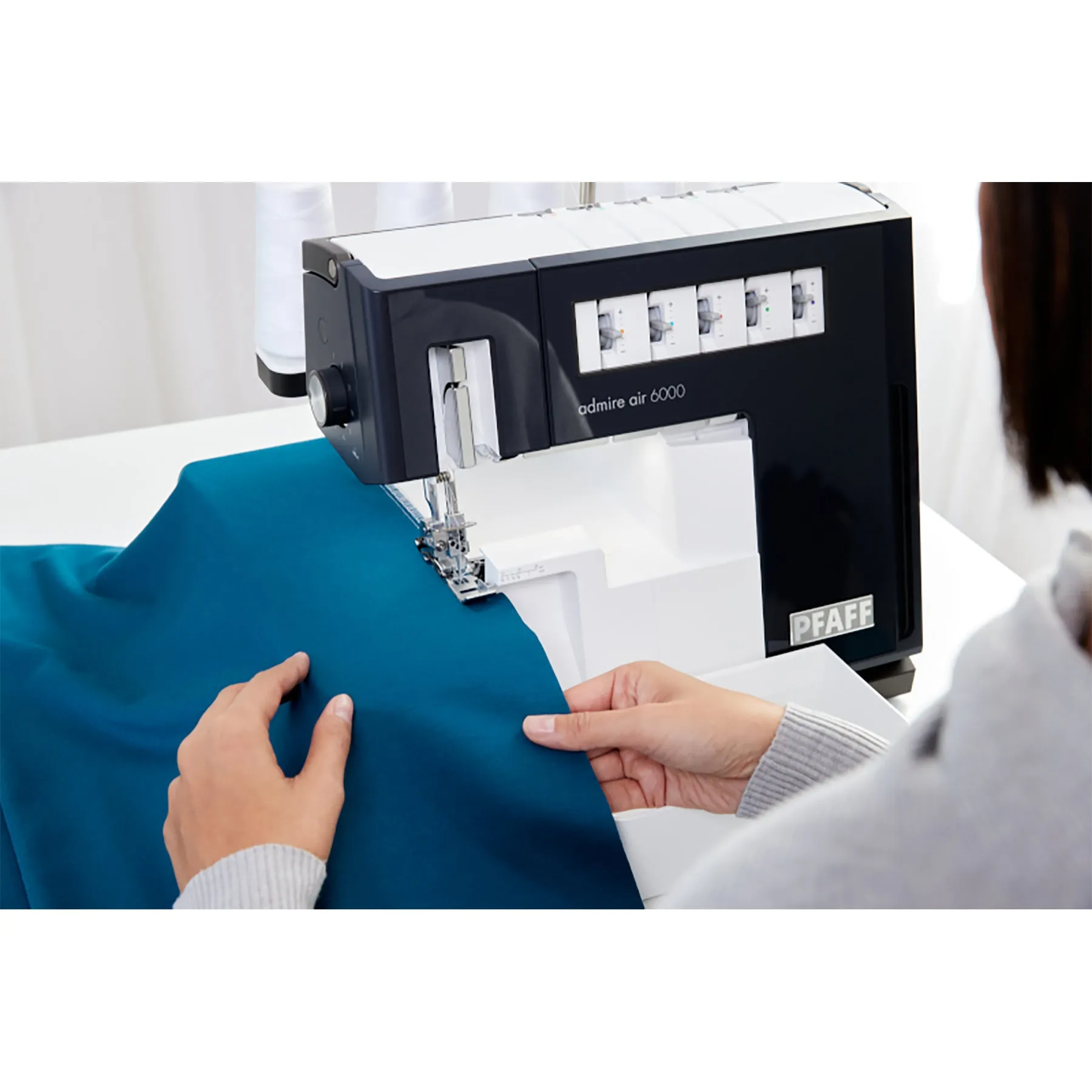 PFAFF® admire™ air 6000 Black Coverlock Machine