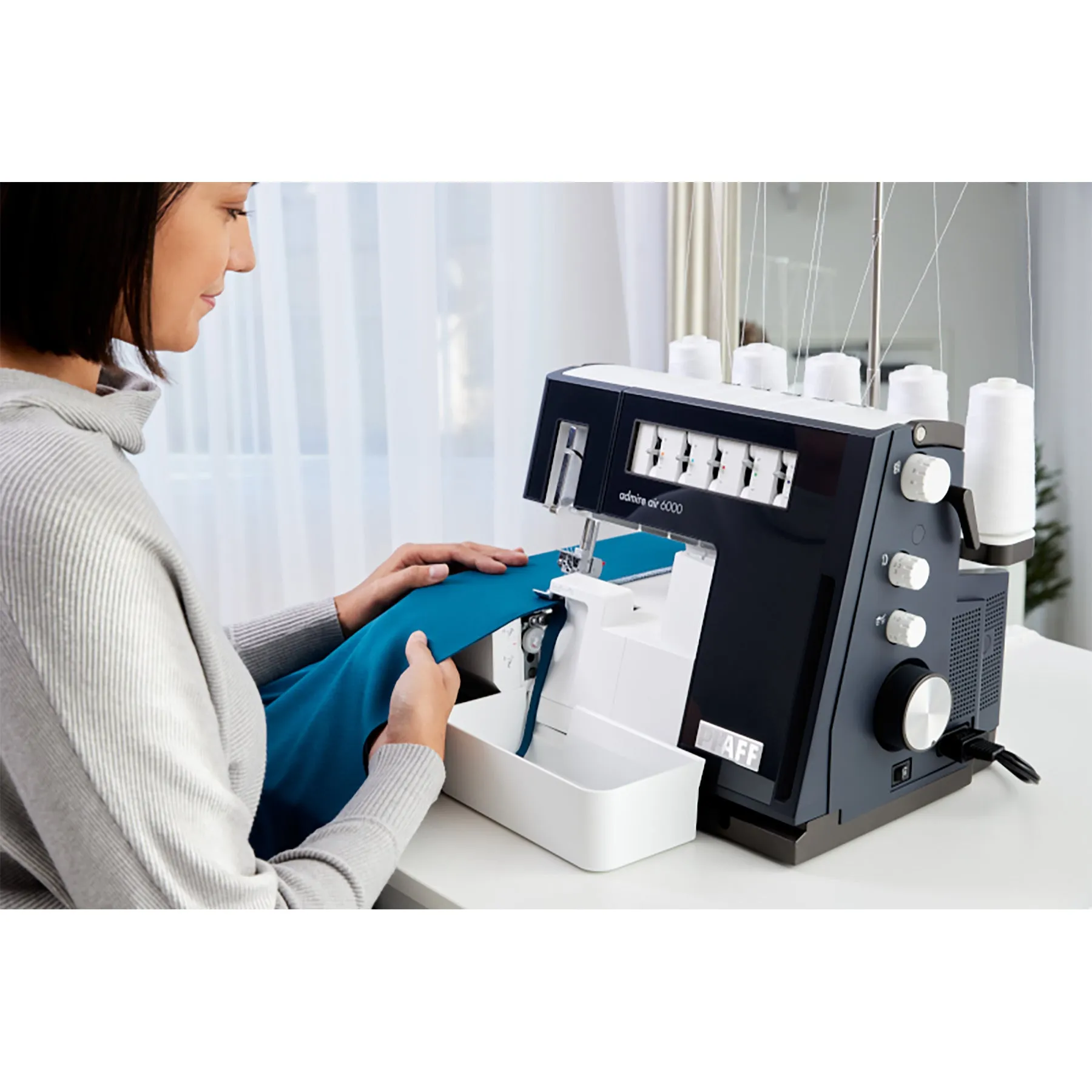 PFAFF® admire™ air 6000 Black Coverlock Machine